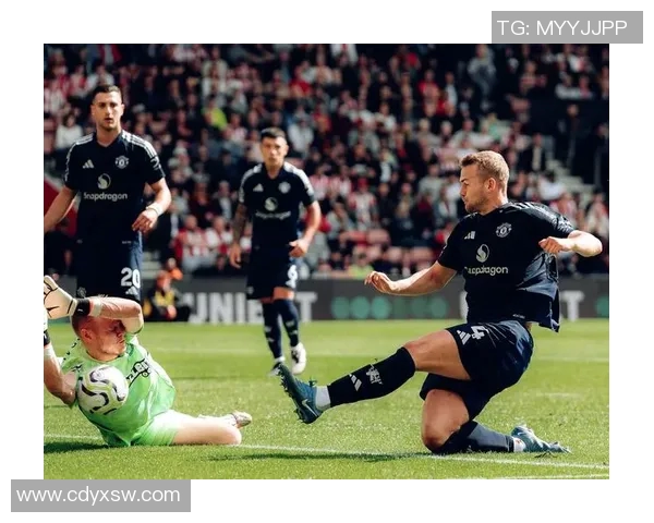 德里赫特领衔球队夺得欧洲联赛冠军,实现传奇登顶 德里赫特领衔球队夺得欧洲联赛冠军,实现传奇登顶