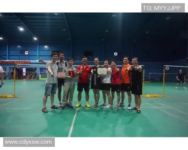 成都羽毛球队团队协作的成功秘诀与实践探索分析 成都羽毛球队团队协作的成功秘诀与实践探索分析